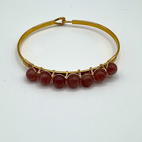 Kinsley Armelle Bracelet Wire Wrapped Strawberry Quartz Beads NWOT - Picture 7 of 8